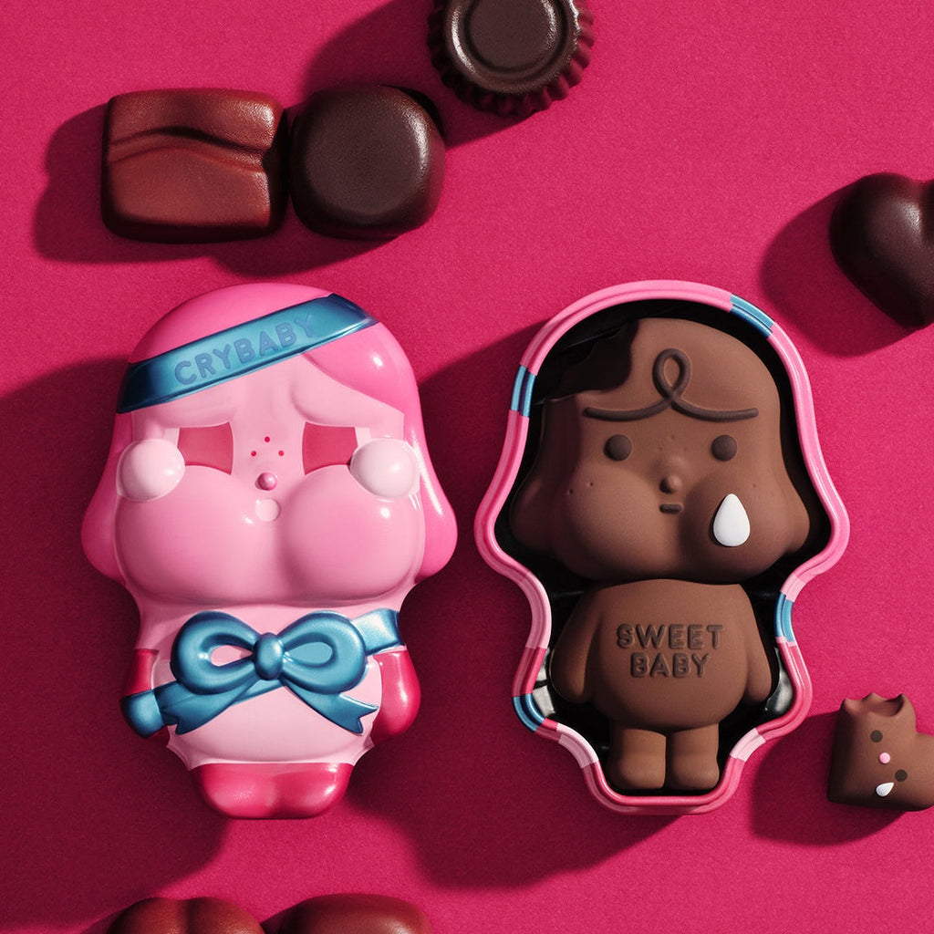 POP MART CRYBABY Crying For Love Series Blind Box.